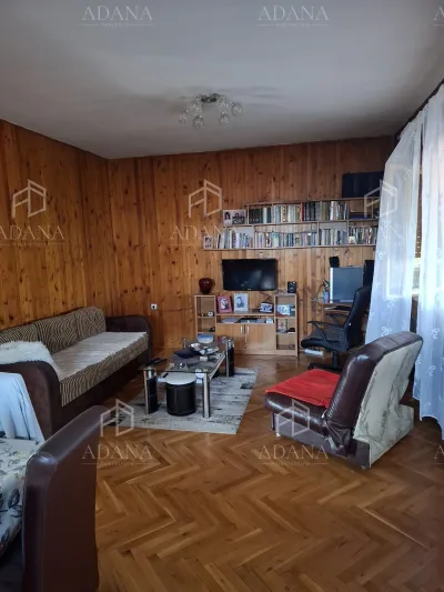 Samostalna kuća sa dva stana i voćnjakom, Gradske lokacije - slika 10