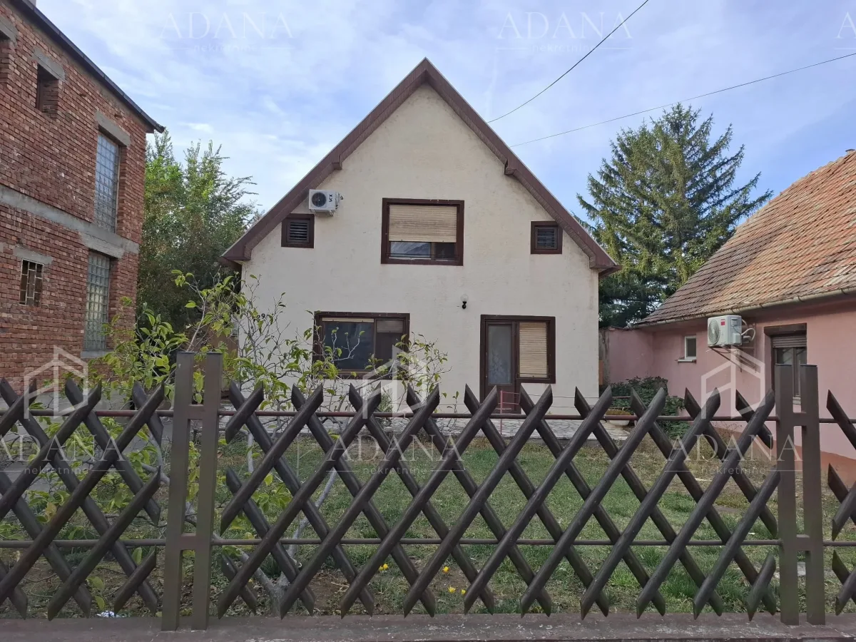 Kuća sa potkrovljem 140 m² na placu od 9,79 ari, Zeleno Polje